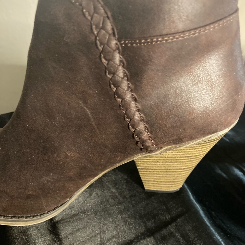 Rustic Boots - Picture 5 of 10